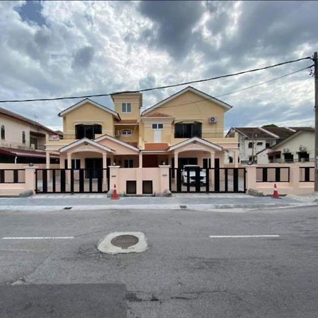 Ipoh Family Villa-Spacious Stay For 21 Or 42Pax Экстерьер фото