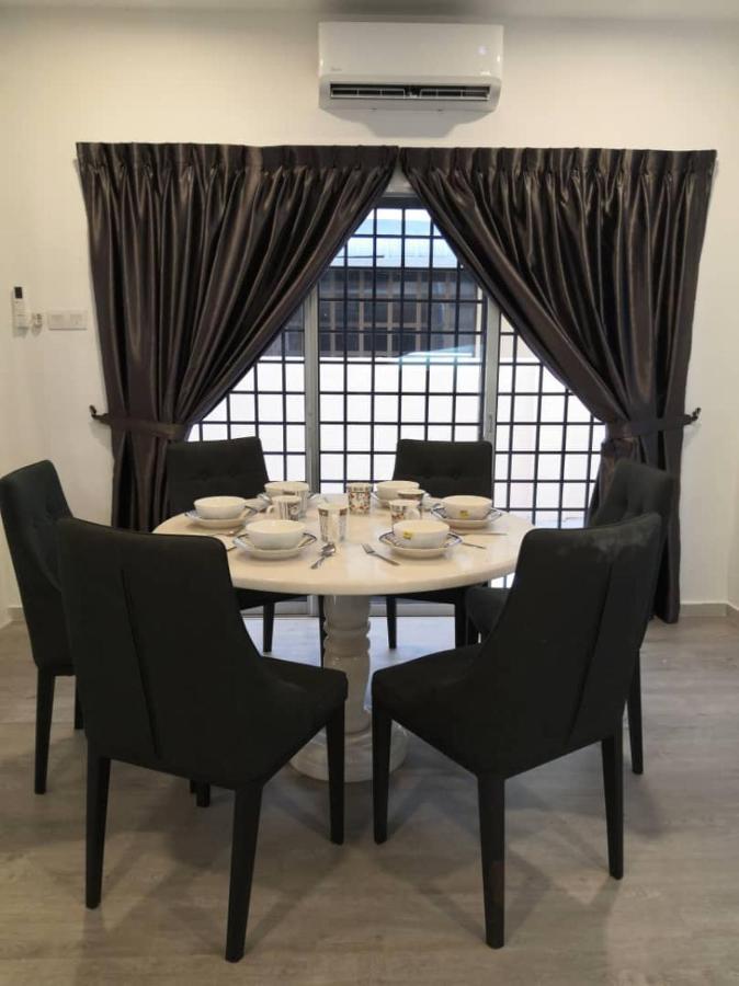 Ipoh Family Villa-Spacious Stay For 21 Or 42Pax Экстерьер фото